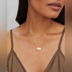 Kendra Scott Gold Elisa necklace mother of pearl
